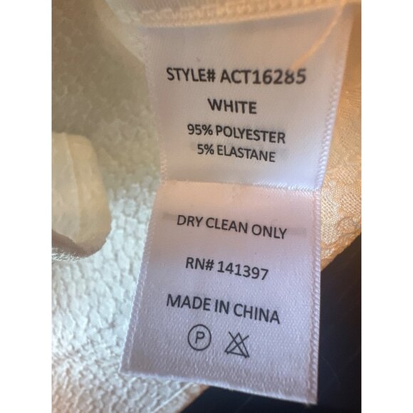 ASTR The Label White Textured Long Sleeve Blouse Ruched Details Buttoned Cuffs M - Picture 4 of 6